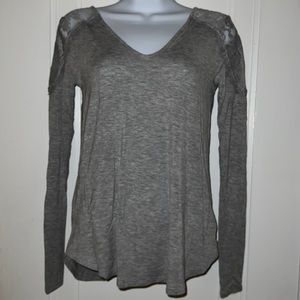 American Eagle “Soft & Sexy” heathered grey lace shoulder shirt size xs